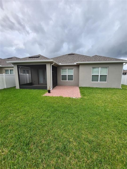 For Rent: $2,350 (3 beds, 2 baths, 1986 Square Feet)