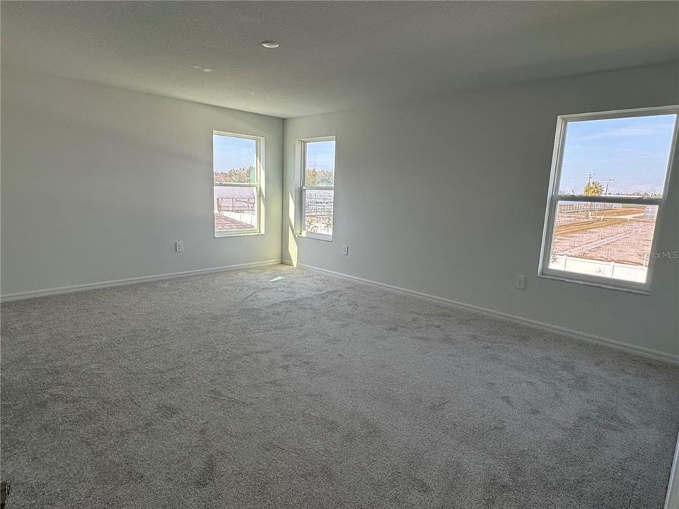 For Sale: $489,999 (3 beds, 2 baths, 2756 Square Feet)