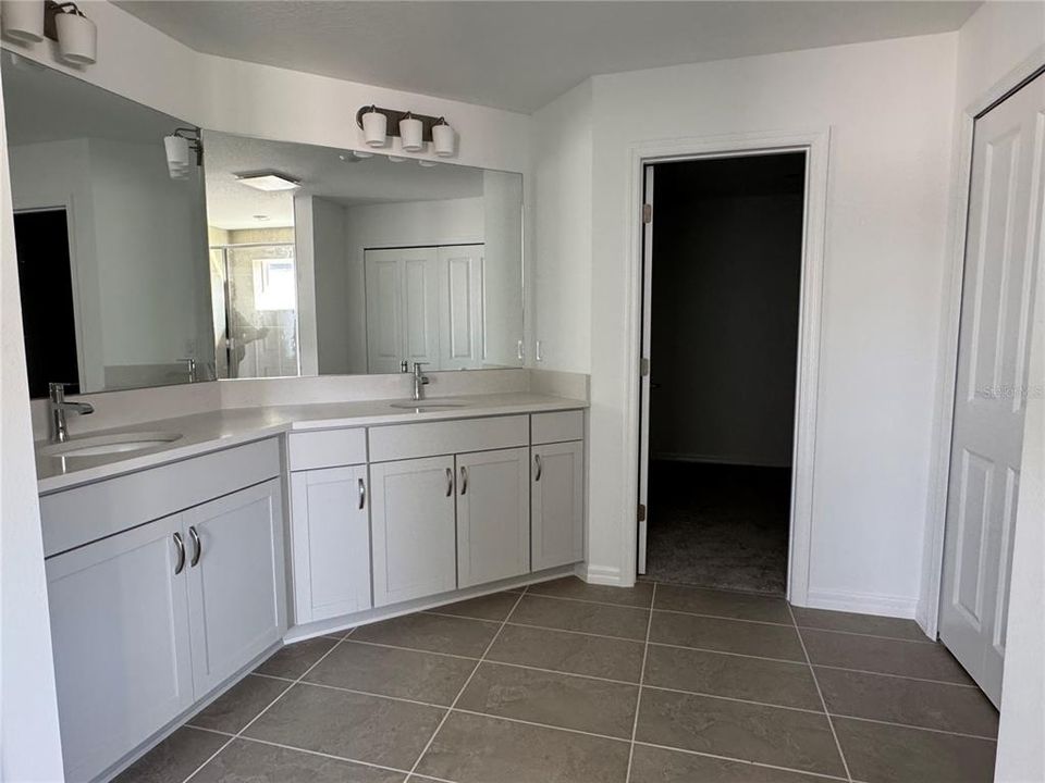 For Sale: $489,999 (3 beds, 2 baths, 2756 Square Feet)