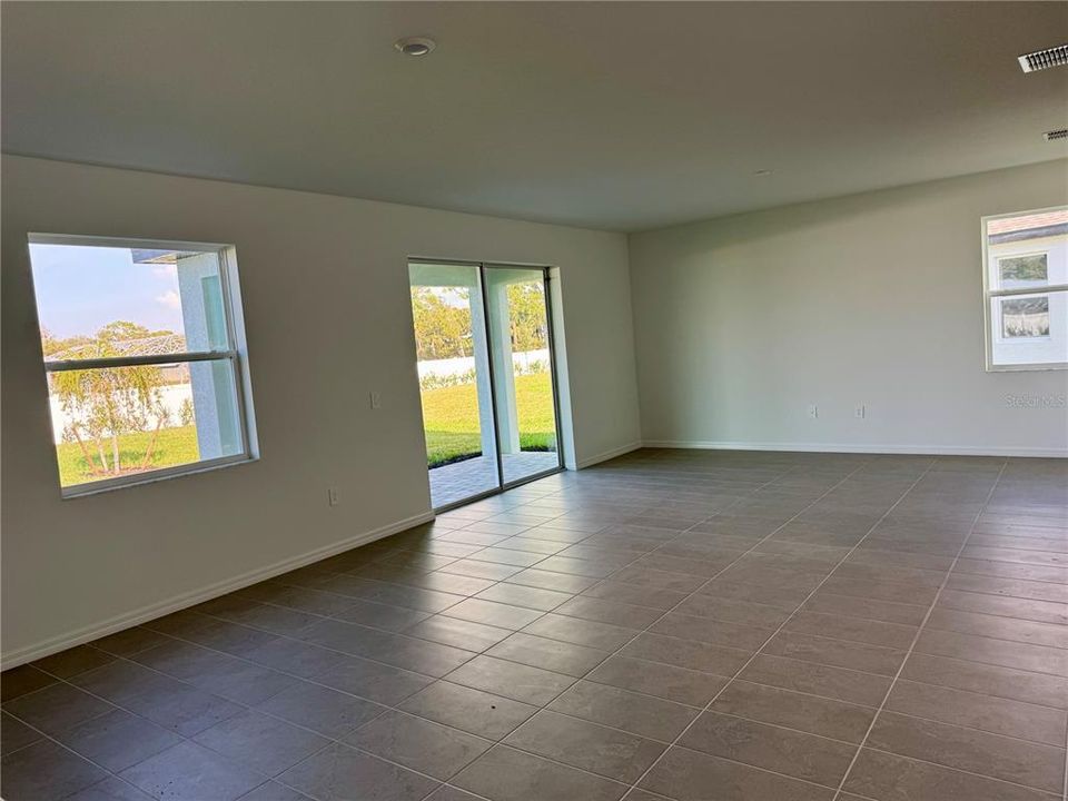 For Sale: $489,999 (3 beds, 2 baths, 2756 Square Feet)