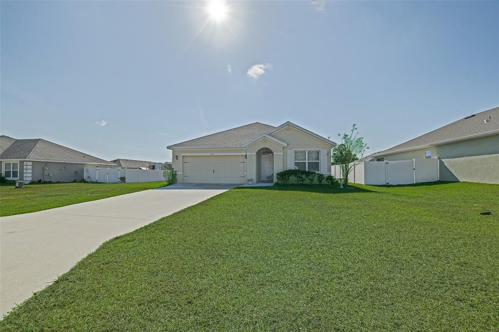 For Sale: $349,000 (3 beds, 2 baths, 1670 Square Feet)