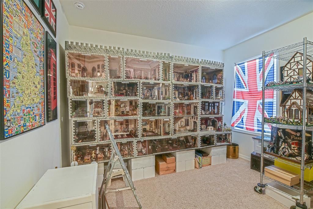 For Sale: $349,000 (3 beds, 2 baths, 1670 Square Feet)