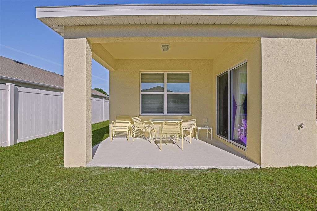 For Sale: $349,000 (3 beds, 2 baths, 1670 Square Feet)