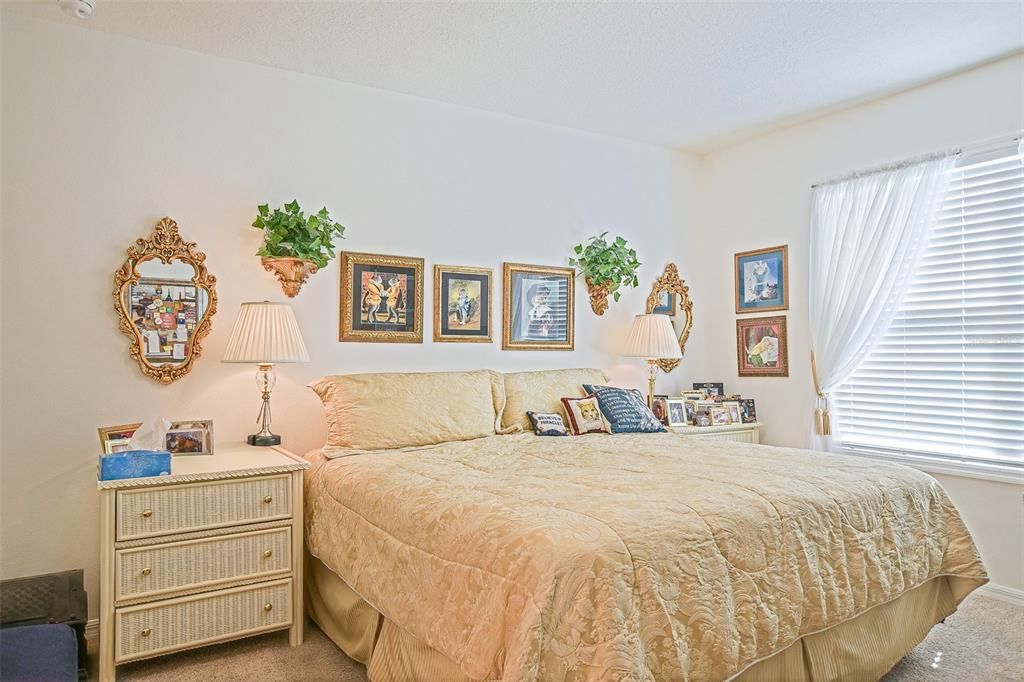 For Sale: $349,000 (3 beds, 2 baths, 1670 Square Feet)