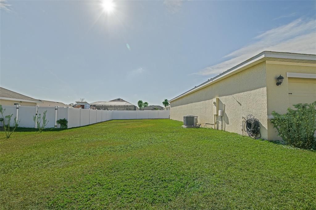 For Sale: $349,000 (3 beds, 2 baths, 1670 Square Feet)