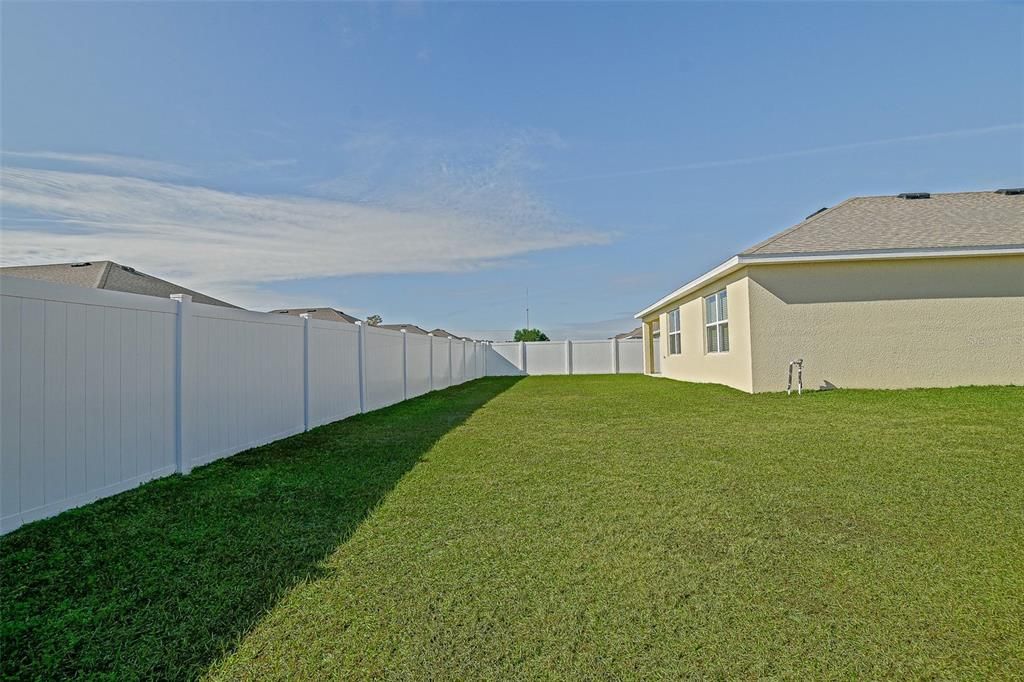 For Sale: $349,000 (3 beds, 2 baths, 1670 Square Feet)