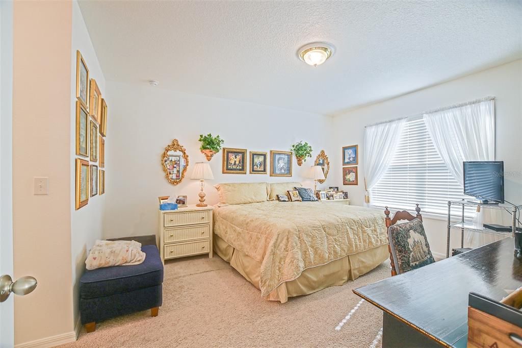 For Sale: $349,000 (3 beds, 2 baths, 1670 Square Feet)