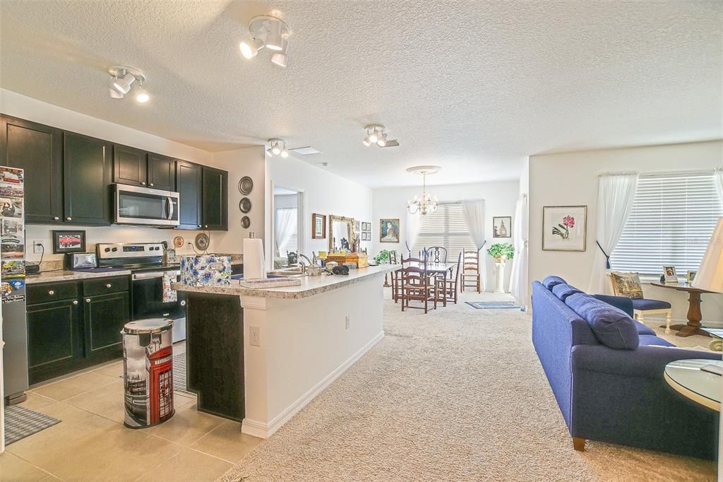 For Sale: $349,000 (3 beds, 2 baths, 1670 Square Feet)