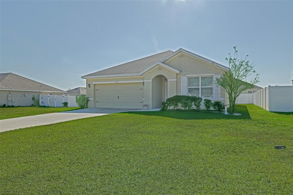 For Sale: $349,000 (3 beds, 2 baths, 1670 Square Feet)