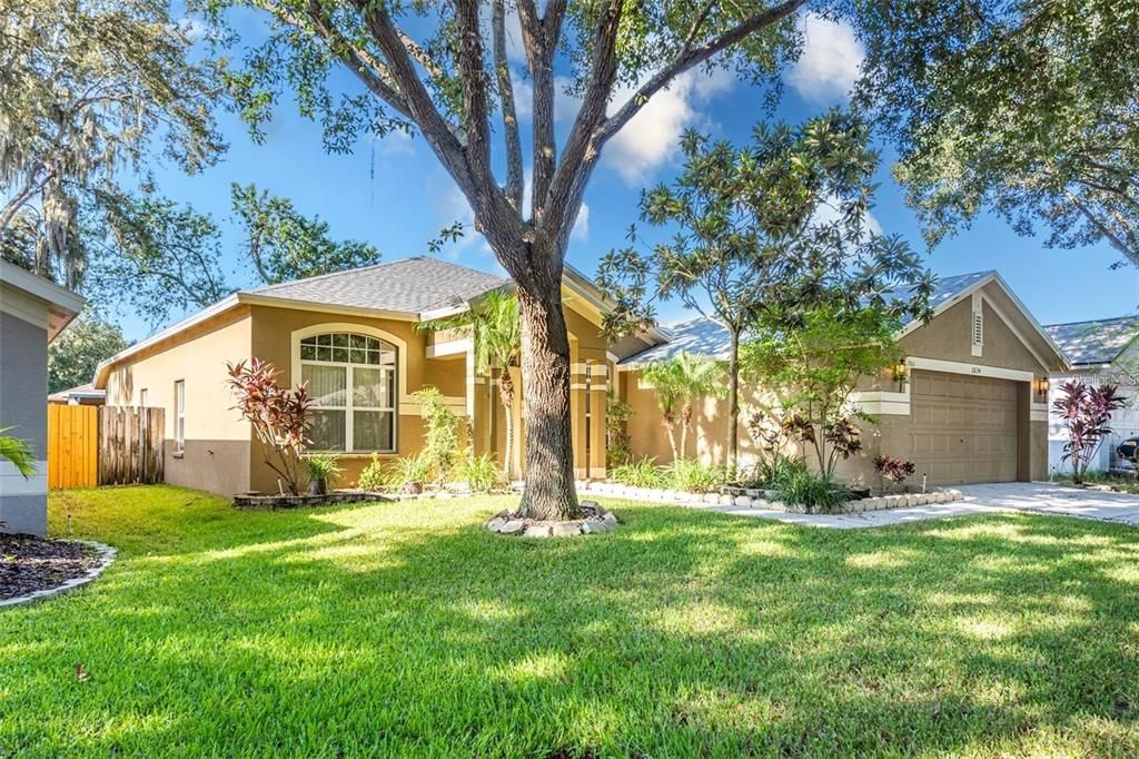 For Sale: $515,000 (5 beds, 3 baths, 2410 Square Feet)