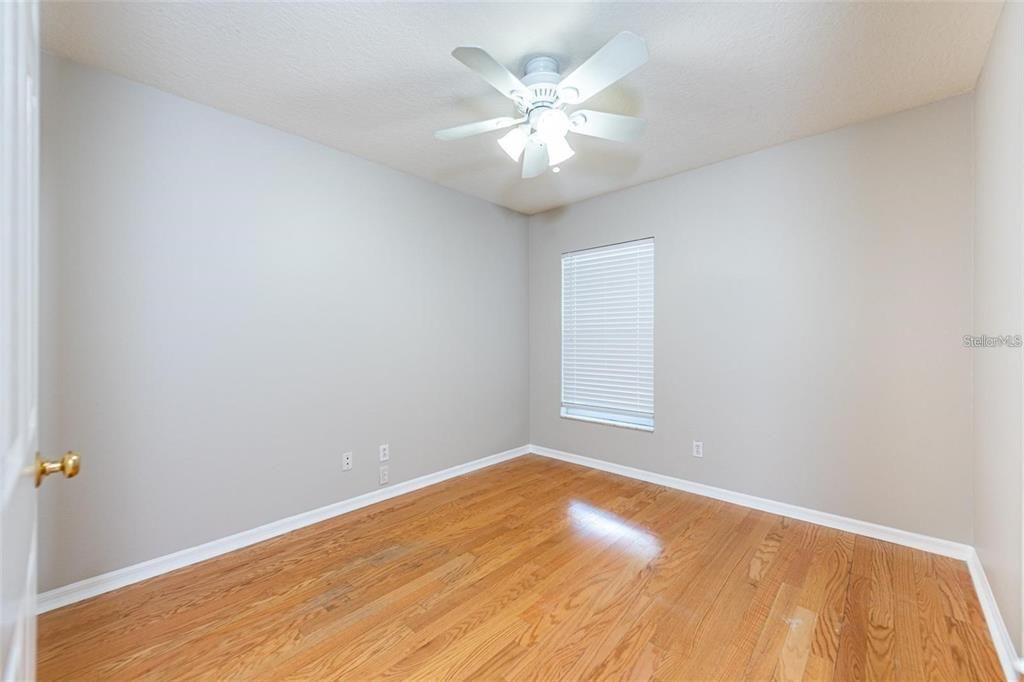 For Sale: $515,000 (5 beds, 3 baths, 2410 Square Feet)