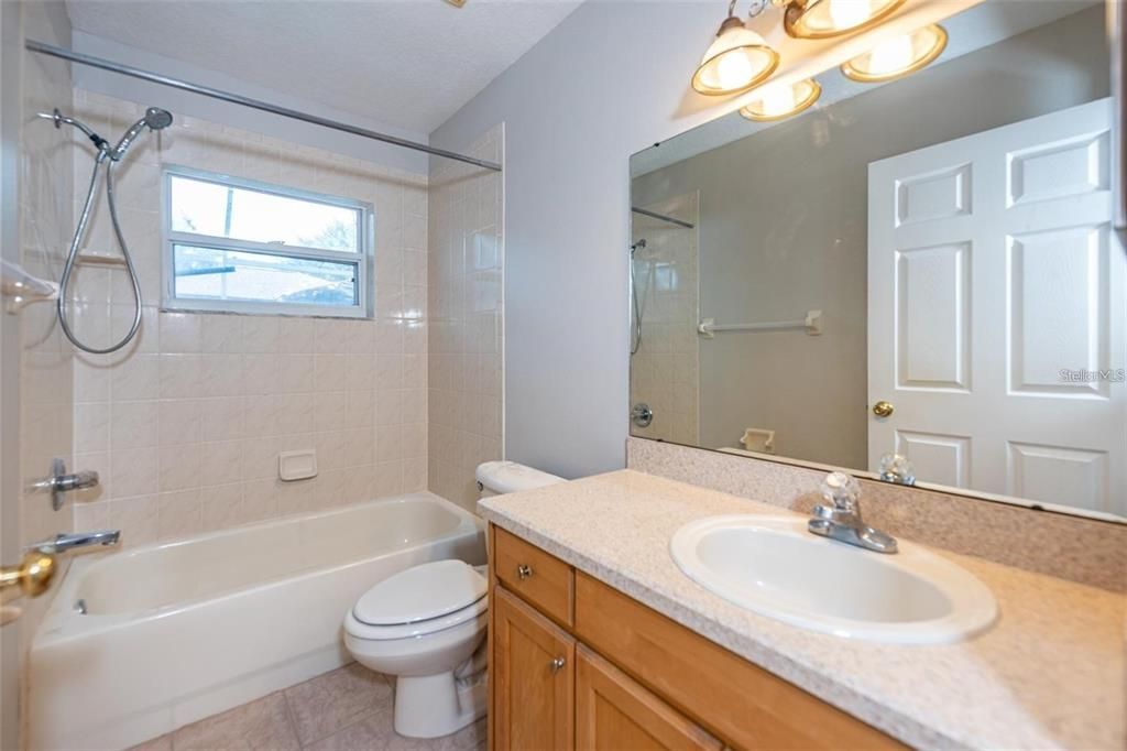 For Sale: $515,000 (5 beds, 3 baths, 2410 Square Feet)