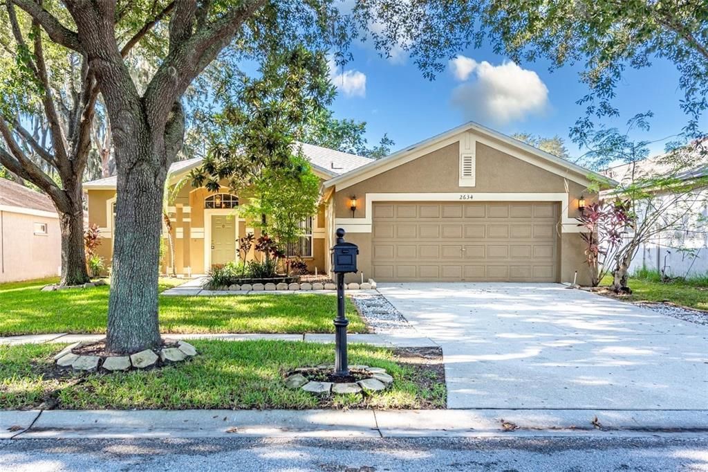 For Sale: $515,000 (5 beds, 3 baths, 2410 Square Feet)