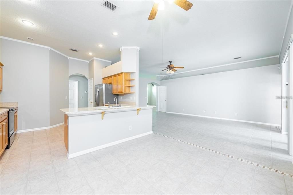 For Sale: $515,000 (5 beds, 3 baths, 2410 Square Feet)