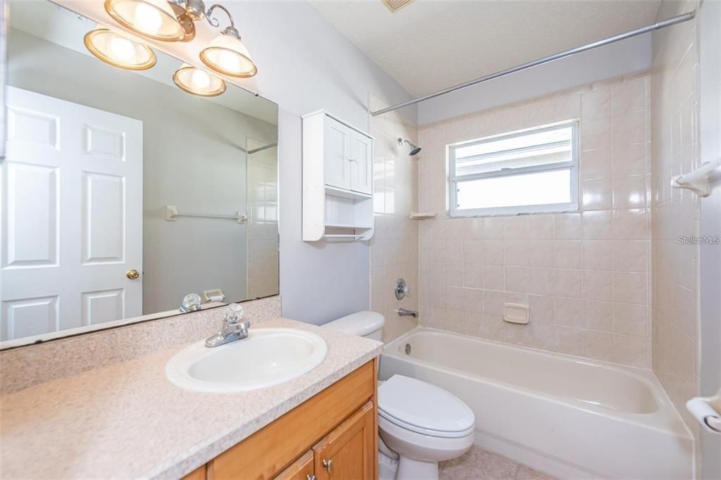 For Sale: $515,000 (5 beds, 3 baths, 2410 Square Feet)