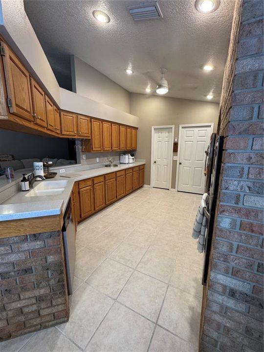 В аренду: $2,699 (3 спален, 2 ванн, 1825 Квадратных фут)