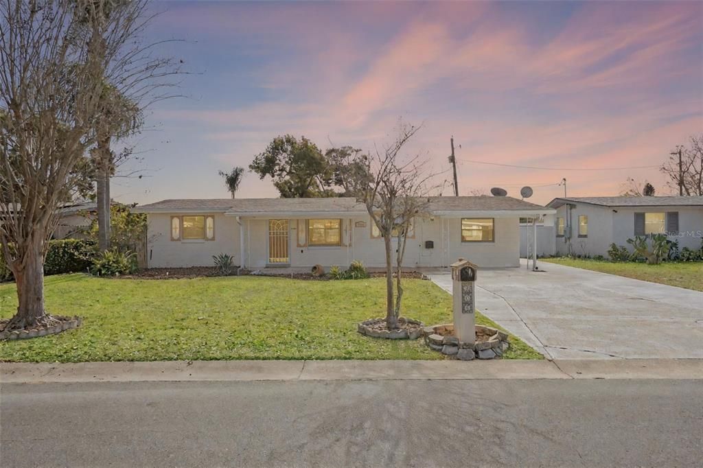 For Sale: $298,000 (3 beds, 2 baths, 1358 Square Feet)