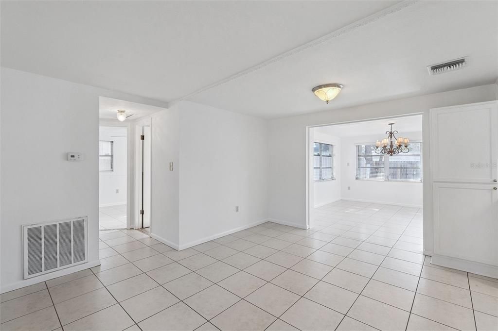 For Sale: $298,000 (3 beds, 2 baths, 1358 Square Feet)