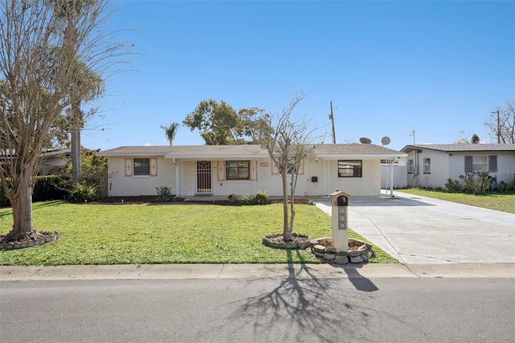 For Sale: $298,000 (3 beds, 2 baths, 1358 Square Feet)