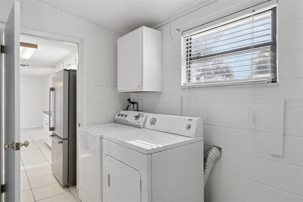 For Sale: $298,000 (3 beds, 2 baths, 1358 Square Feet)