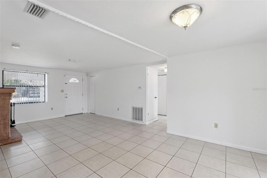 For Sale: $298,000 (3 beds, 2 baths, 1358 Square Feet)