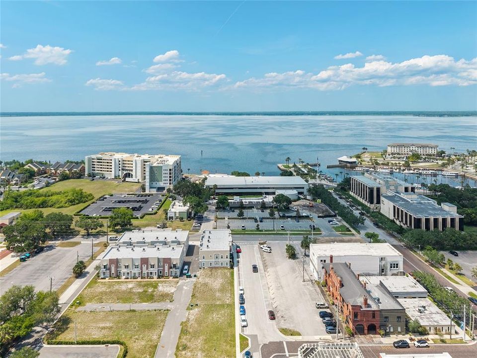 En Venta: $435,000 (3 camas, 2 baños, 1575 Pies cuadrados)