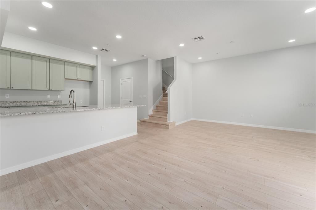 En Venta: $435,000 (3 camas, 2 baños, 1575 Pies cuadrados)