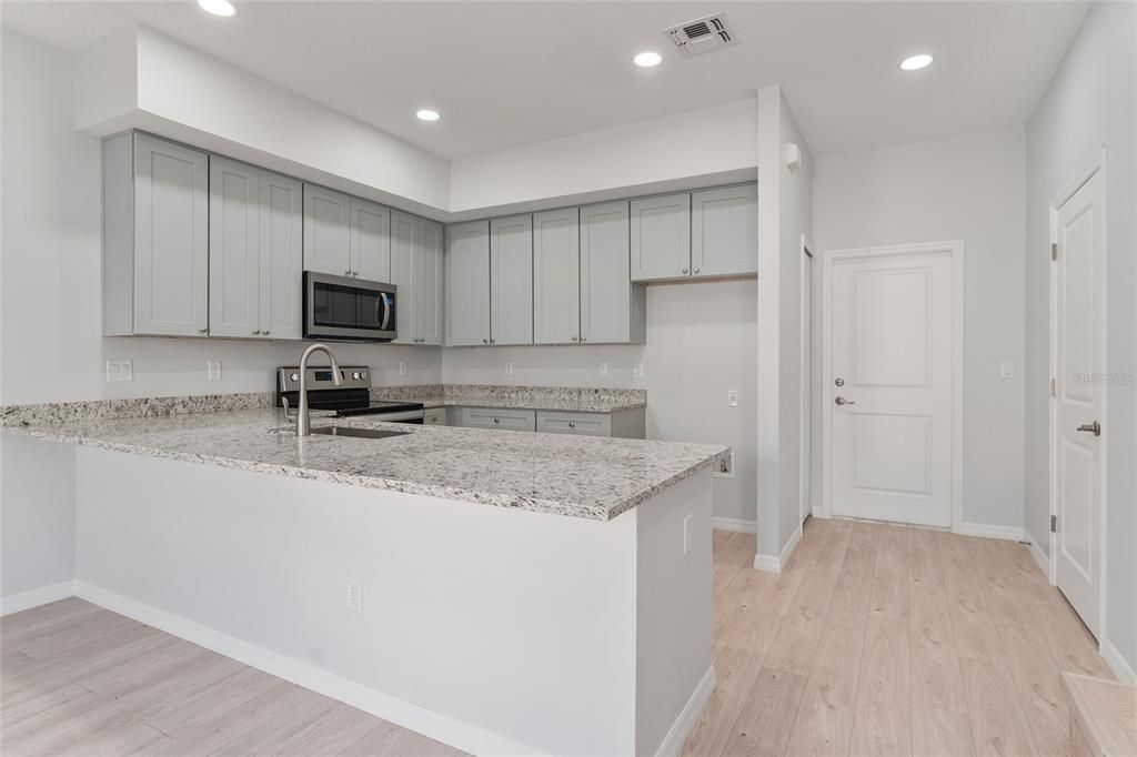 En Venta: $435,000 (3 camas, 2 baños, 1575 Pies cuadrados)