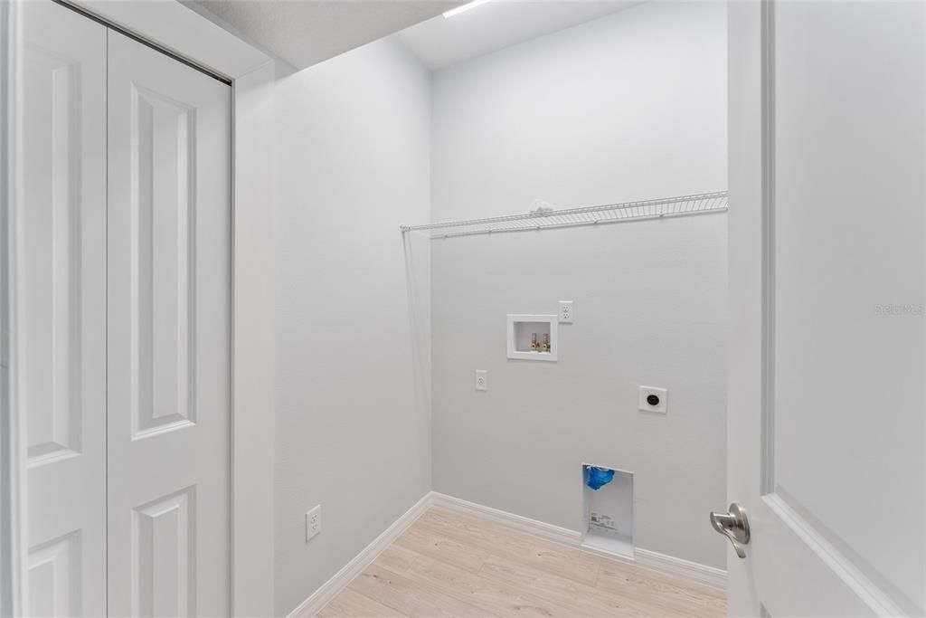 En Venta: $435,000 (3 camas, 2 baños, 1575 Pies cuadrados)