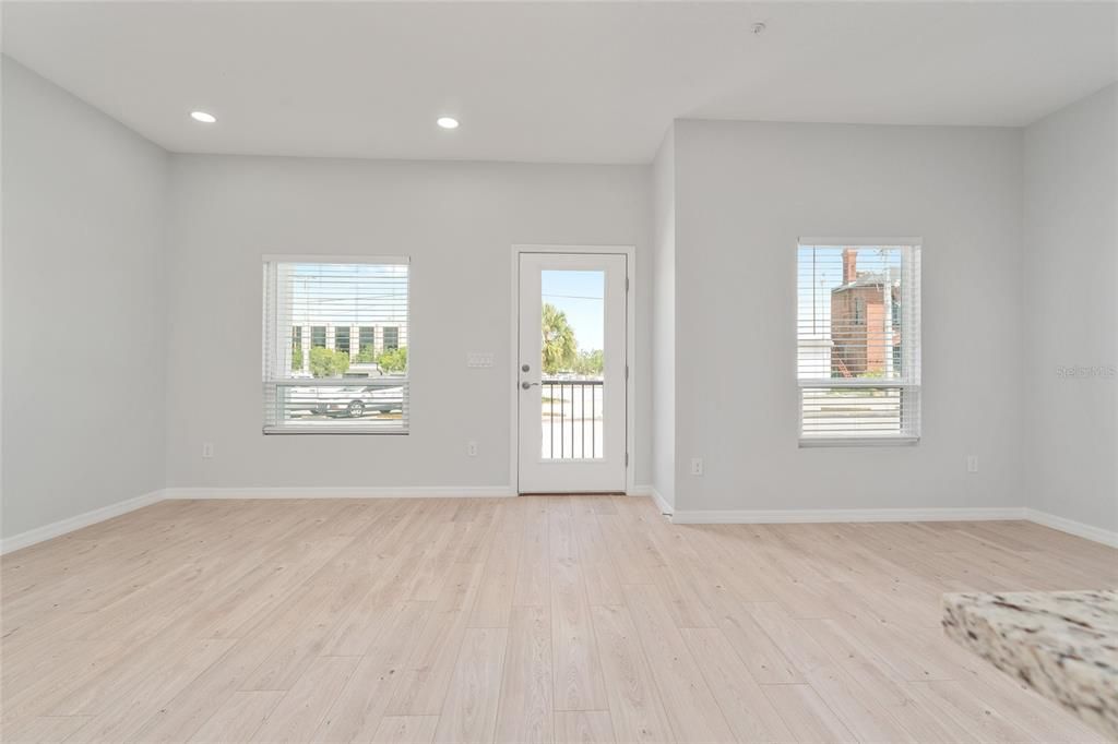 En Venta: $435,000 (3 camas, 2 baños, 1575 Pies cuadrados)