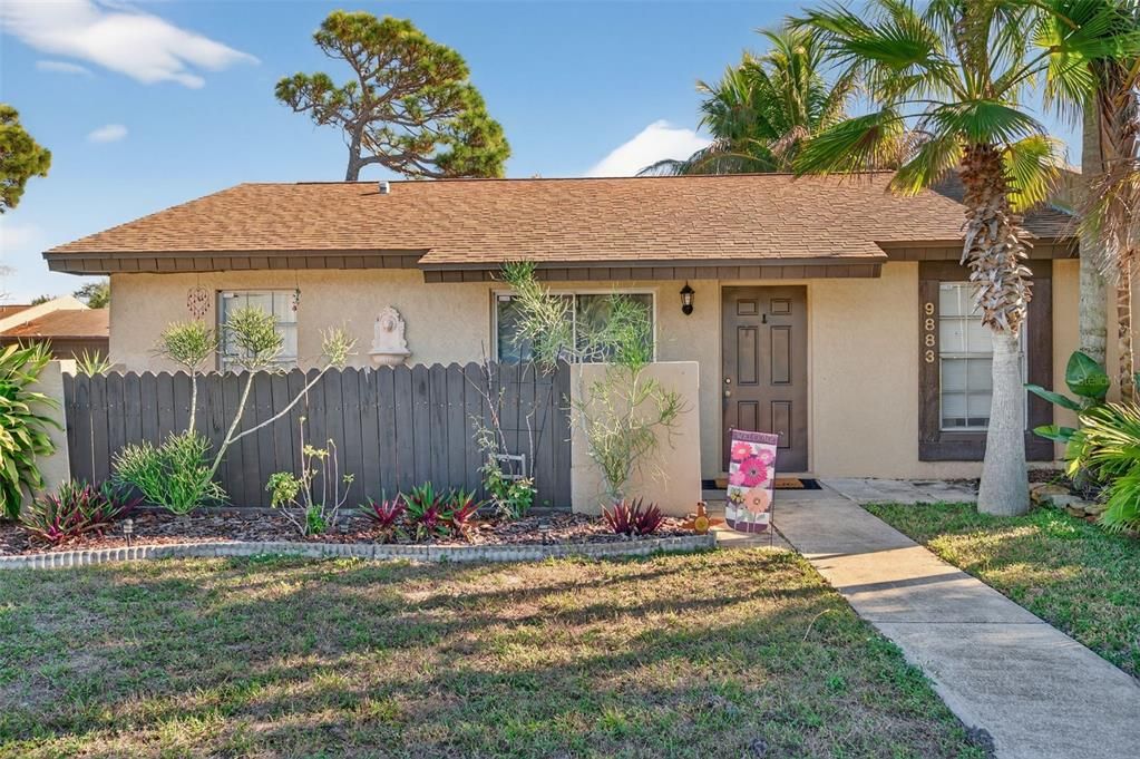 For Sale: $279,900 (3 beds, 2 baths, 1080 Square Feet)