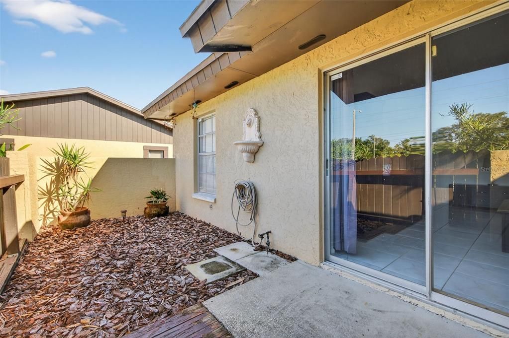 For Sale: $279,900 (3 beds, 2 baths, 1080 Square Feet)