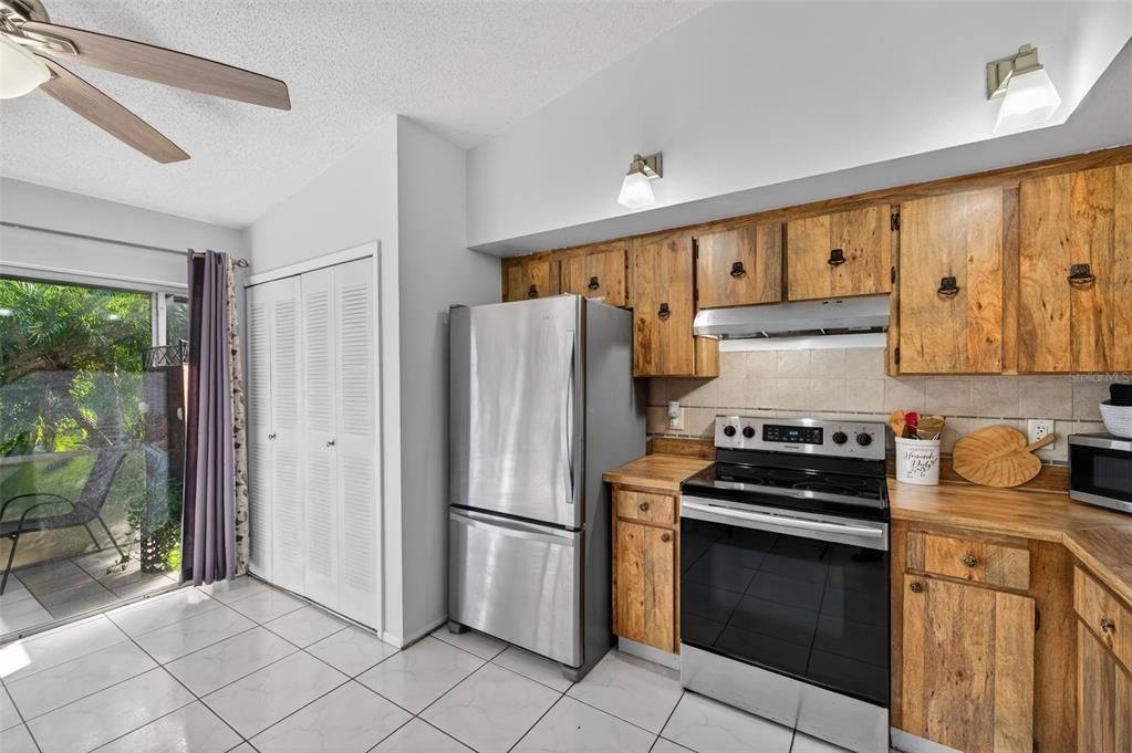 For Sale: $279,900 (3 beds, 2 baths, 1080 Square Feet)