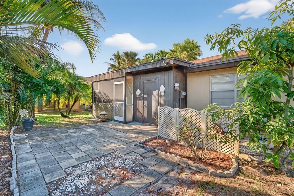 For Sale: $279,900 (3 beds, 2 baths, 1080 Square Feet)