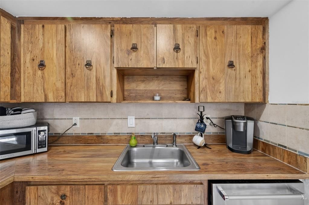 For Sale: $279,900 (3 beds, 2 baths, 1080 Square Feet)