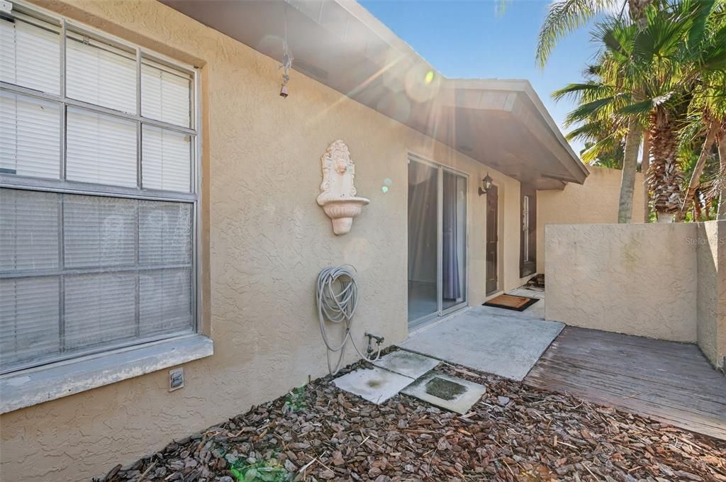 For Sale: $279,900 (3 beds, 2 baths, 1080 Square Feet)