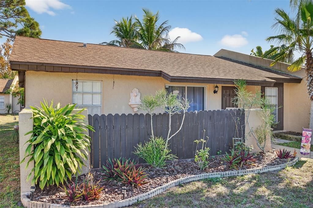 For Sale: $279,900 (3 beds, 2 baths, 1080 Square Feet)