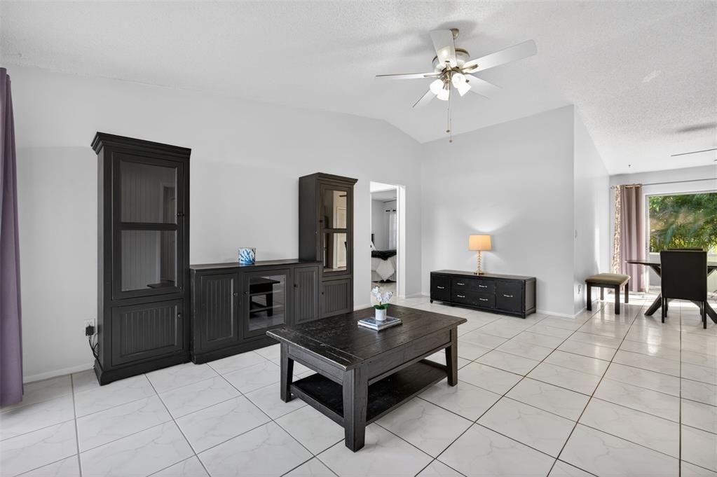 For Sale: $279,900 (3 beds, 2 baths, 1080 Square Feet)