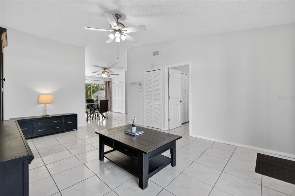 For Sale: $279,900 (3 beds, 2 baths, 1080 Square Feet)