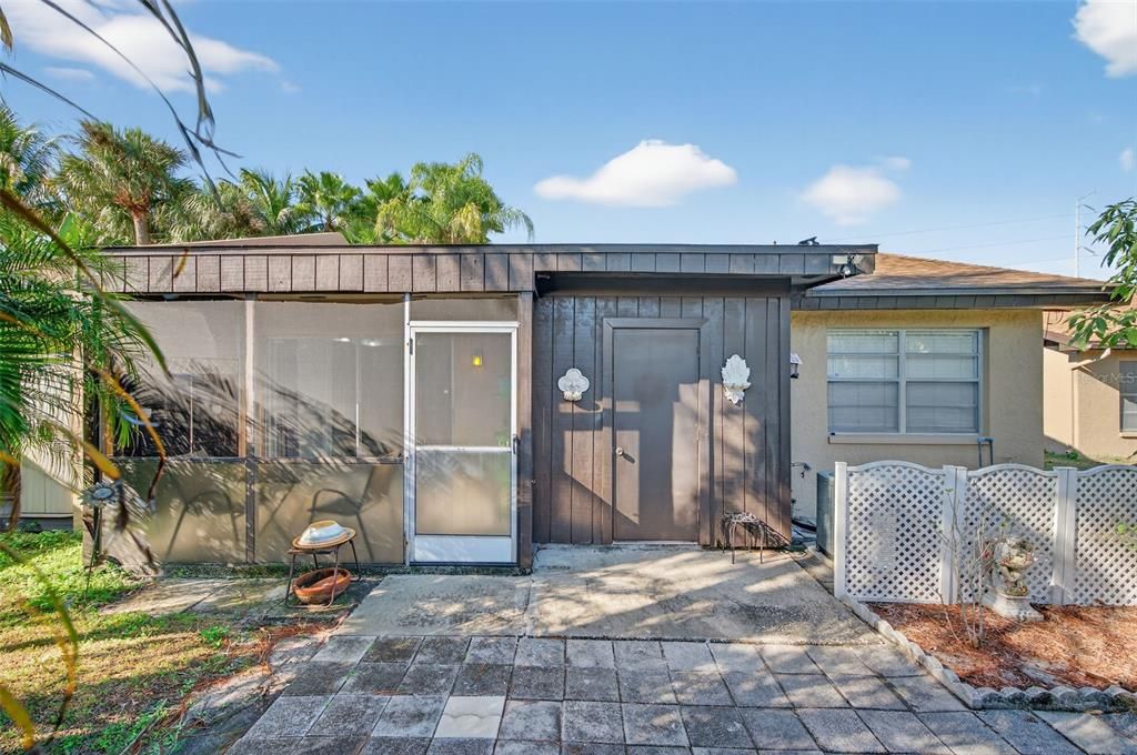 For Sale: $279,900 (3 beds, 2 baths, 1080 Square Feet)