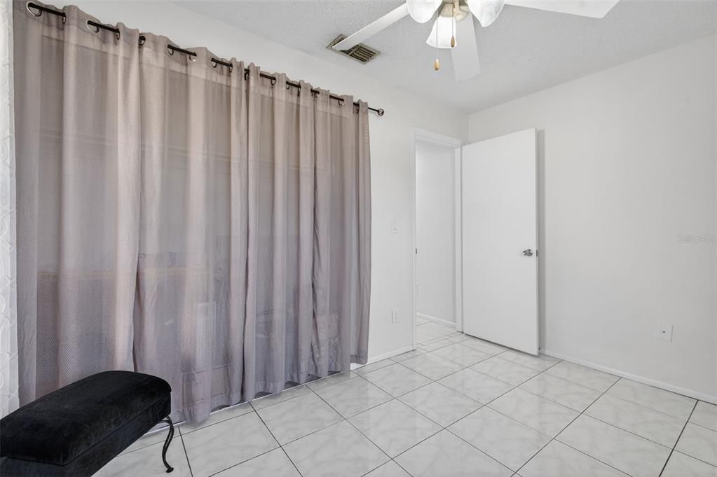For Sale: $279,900 (3 beds, 2 baths, 1080 Square Feet)