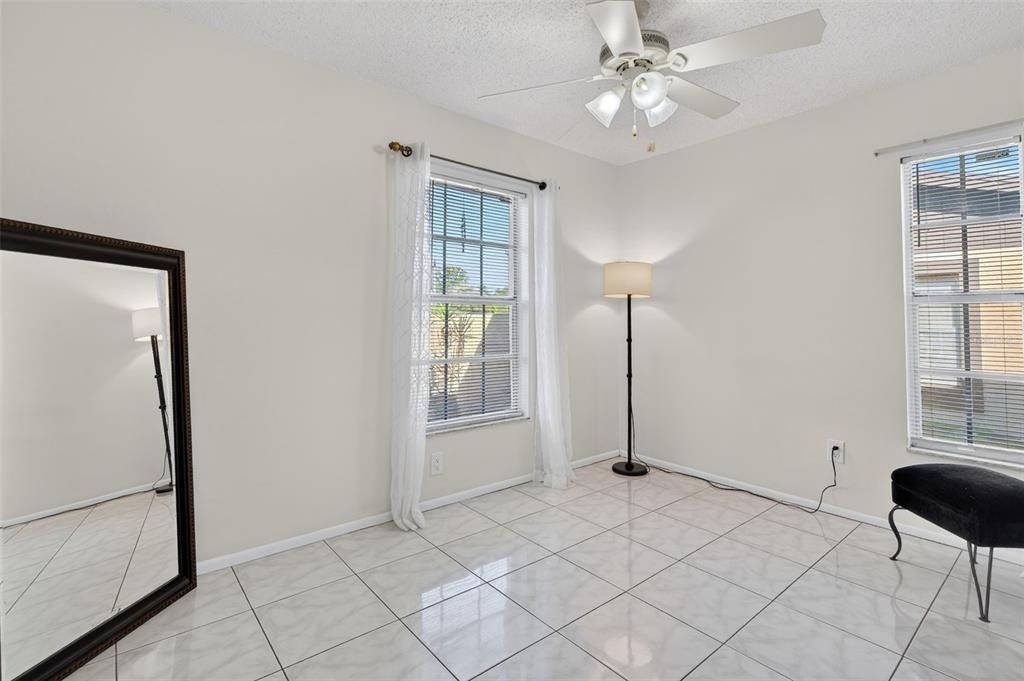 For Sale: $279,900 (3 beds, 2 baths, 1080 Square Feet)