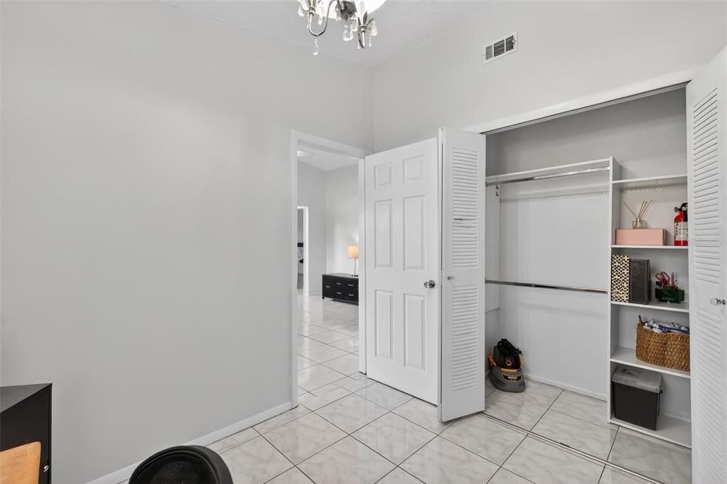 For Sale: $279,900 (3 beds, 2 baths, 1080 Square Feet)