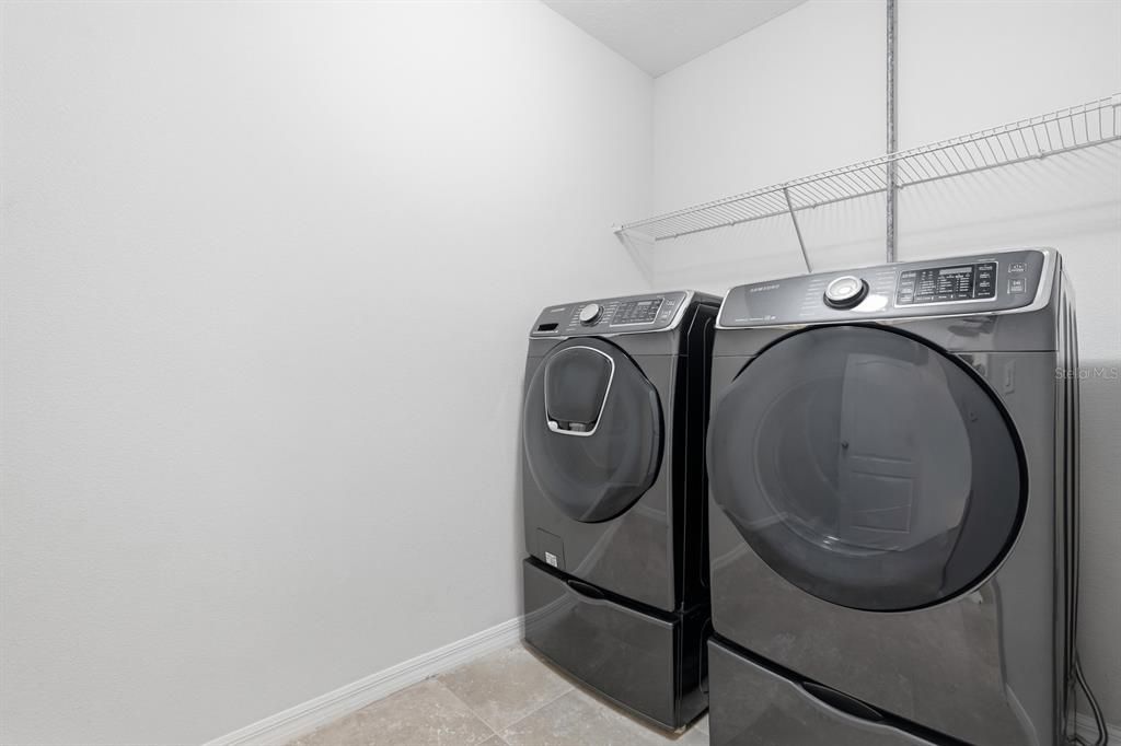 На продажу: $470,000 (4 спален, 2 ванн, 2024 Квадратных фут)