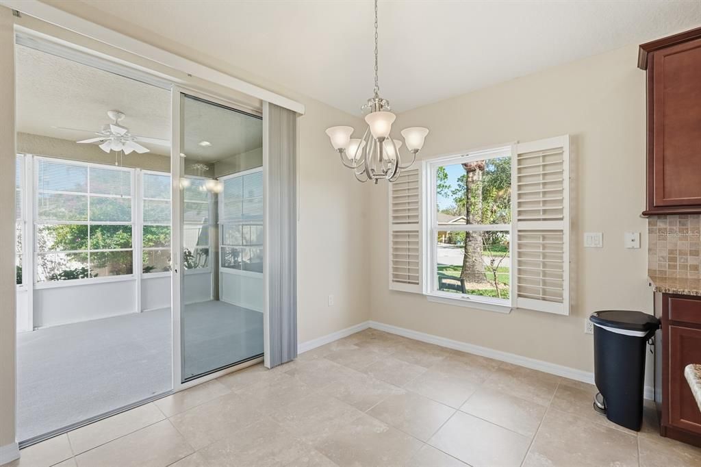 На продажу: $470,000 (4 спален, 2 ванн, 2024 Квадратных фут)