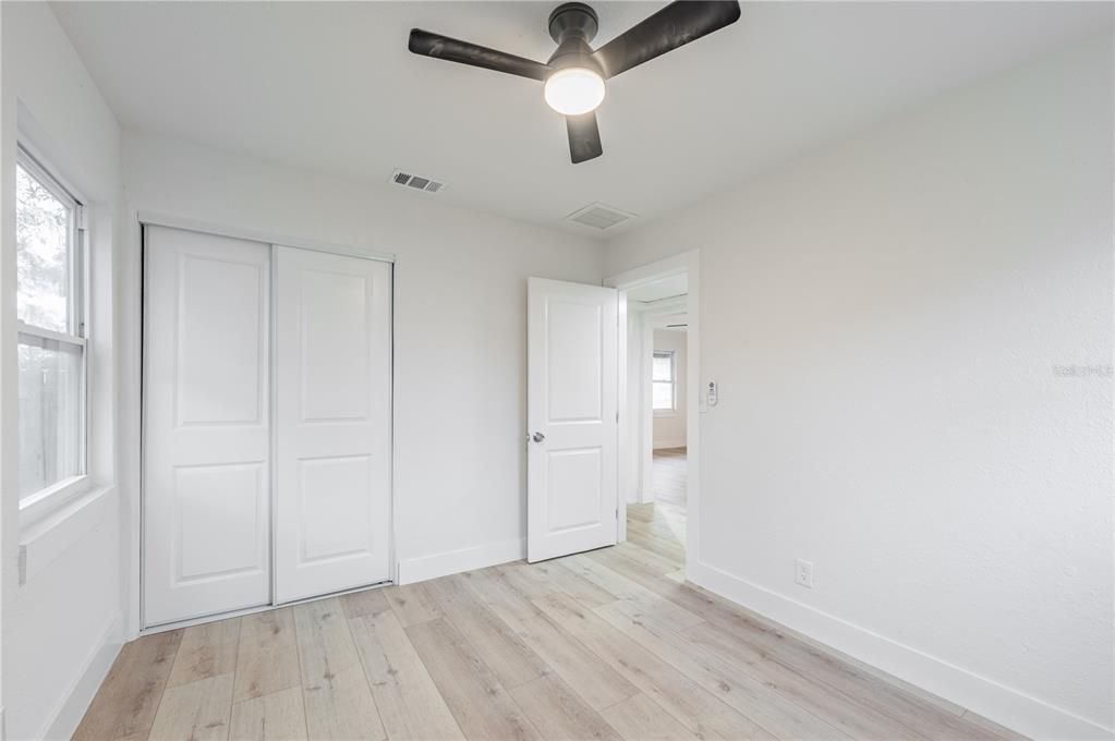 For Sale: $275,000 (3 beds, 1 baths, 840 Square Feet)