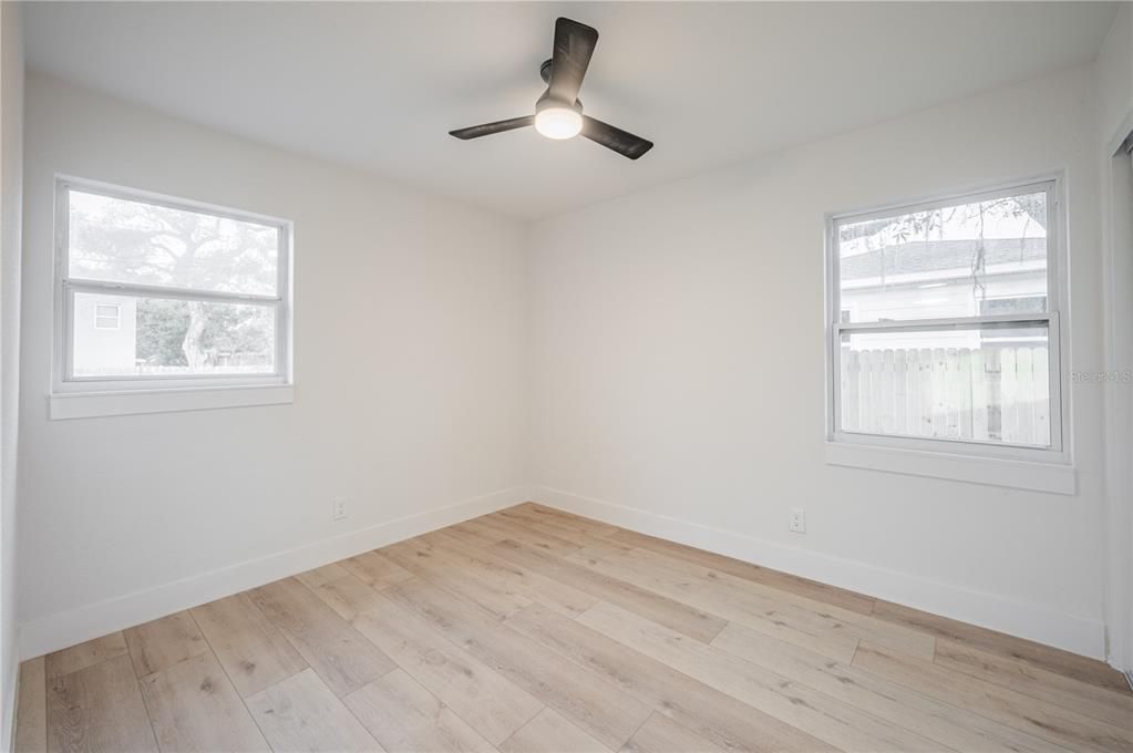 For Sale: $275,000 (3 beds, 1 baths, 840 Square Feet)