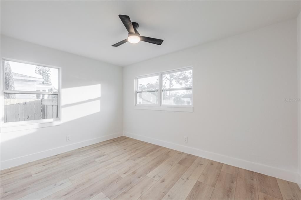 For Sale: $275,000 (3 beds, 1 baths, 840 Square Feet)