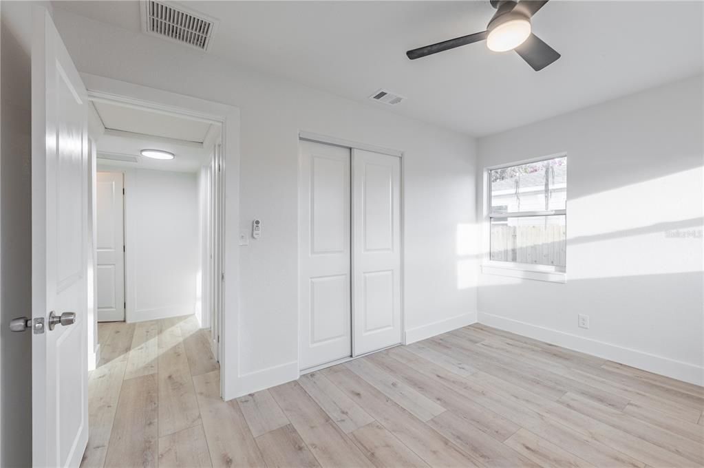 For Sale: $275,000 (3 beds, 1 baths, 840 Square Feet)