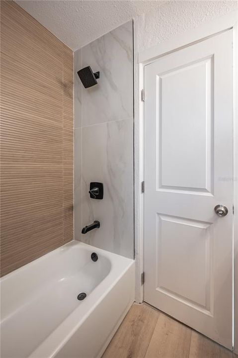 For Sale: $275,000 (3 beds, 1 baths, 840 Square Feet)